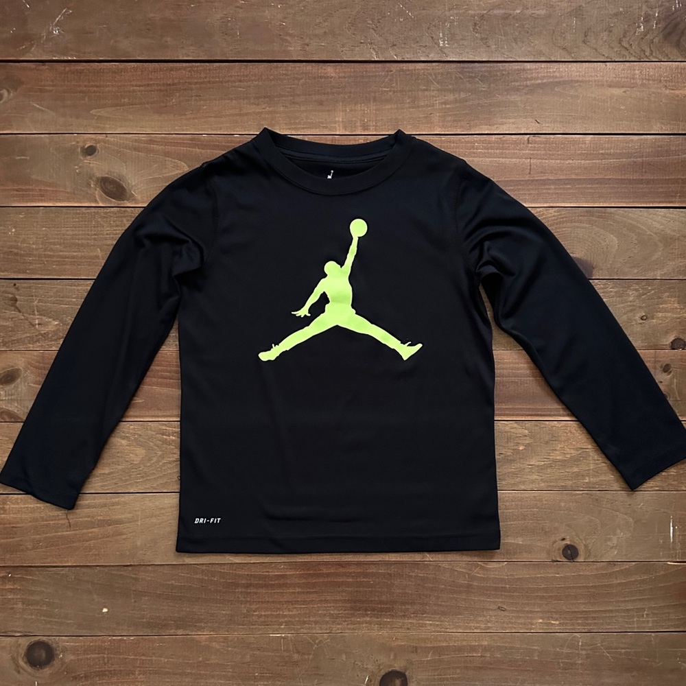 Nike Air Jordan Logo DRI FIT Long Sleeve T-Shirt